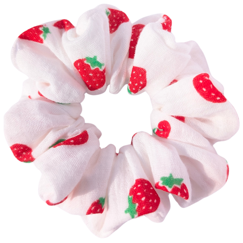 MUŚLINOWA GUMKA SCRUNCHIE W TRUSKAWKI